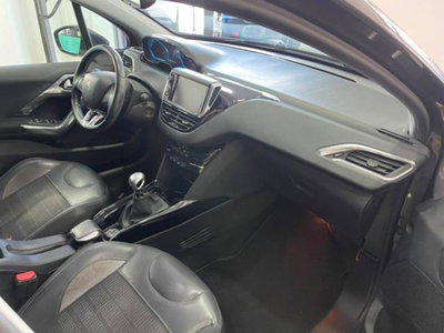 Peugeot 2008 BlueHDi 100 S&S Allure (8)