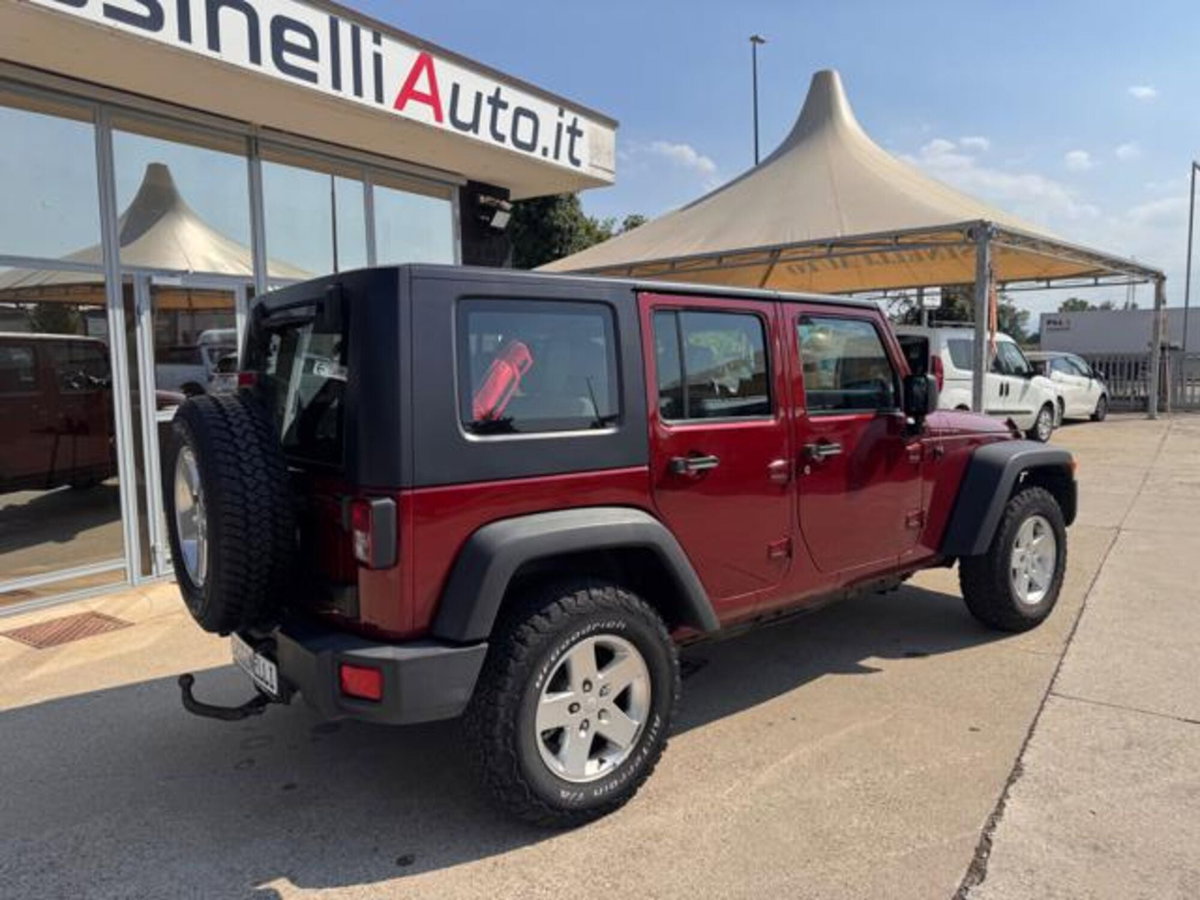 Jeep Wrangler Unlimited 2.8 CRD DPF Rubicon Auto (5)