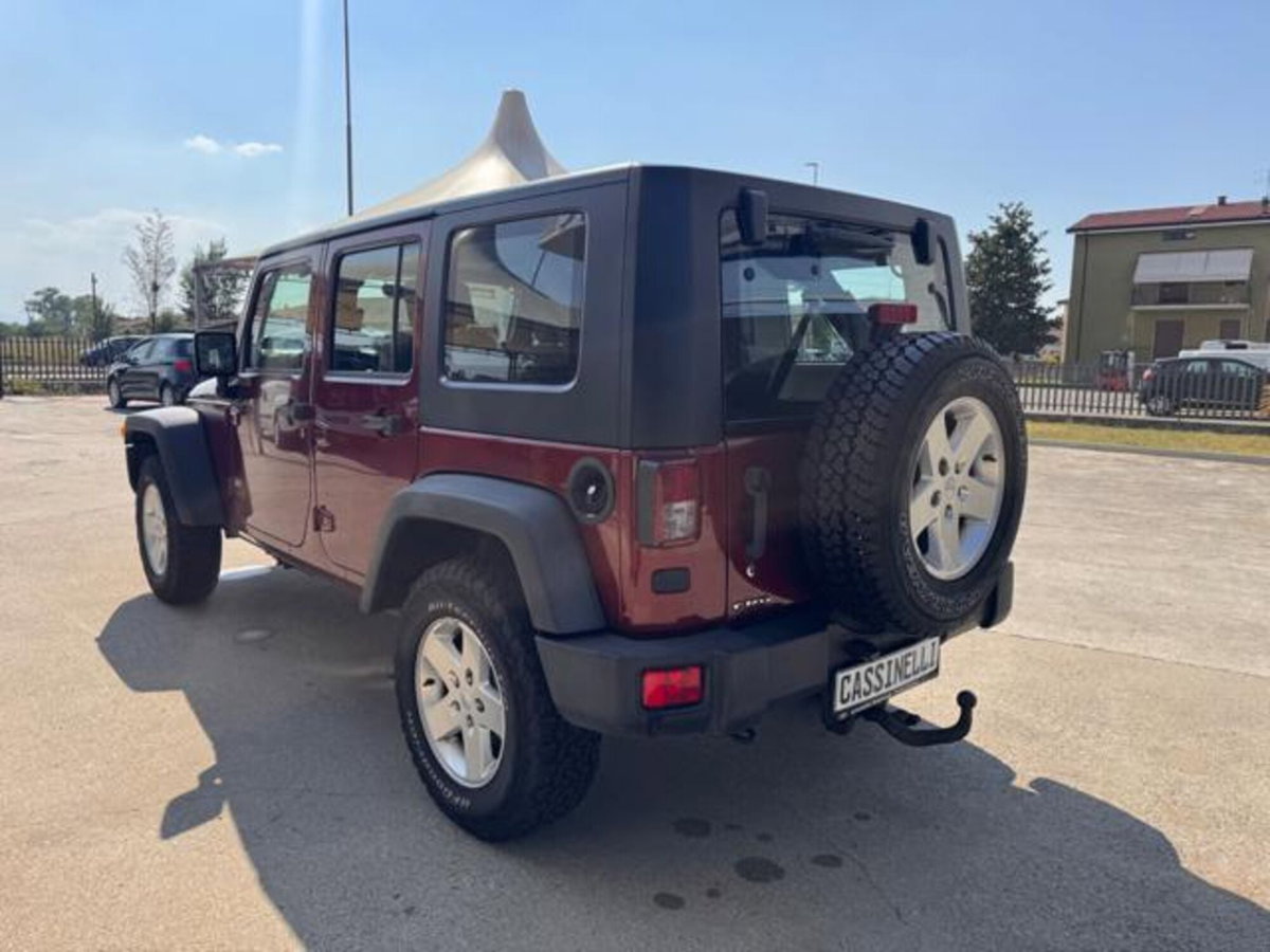 Jeep Wrangler Unlimited 2.8 CRD DPF Rubicon Auto (6)