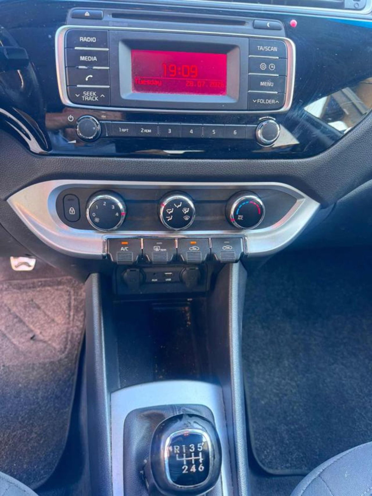 Kia Rio 1.4 CRDi 5p. Cool Collection (8)