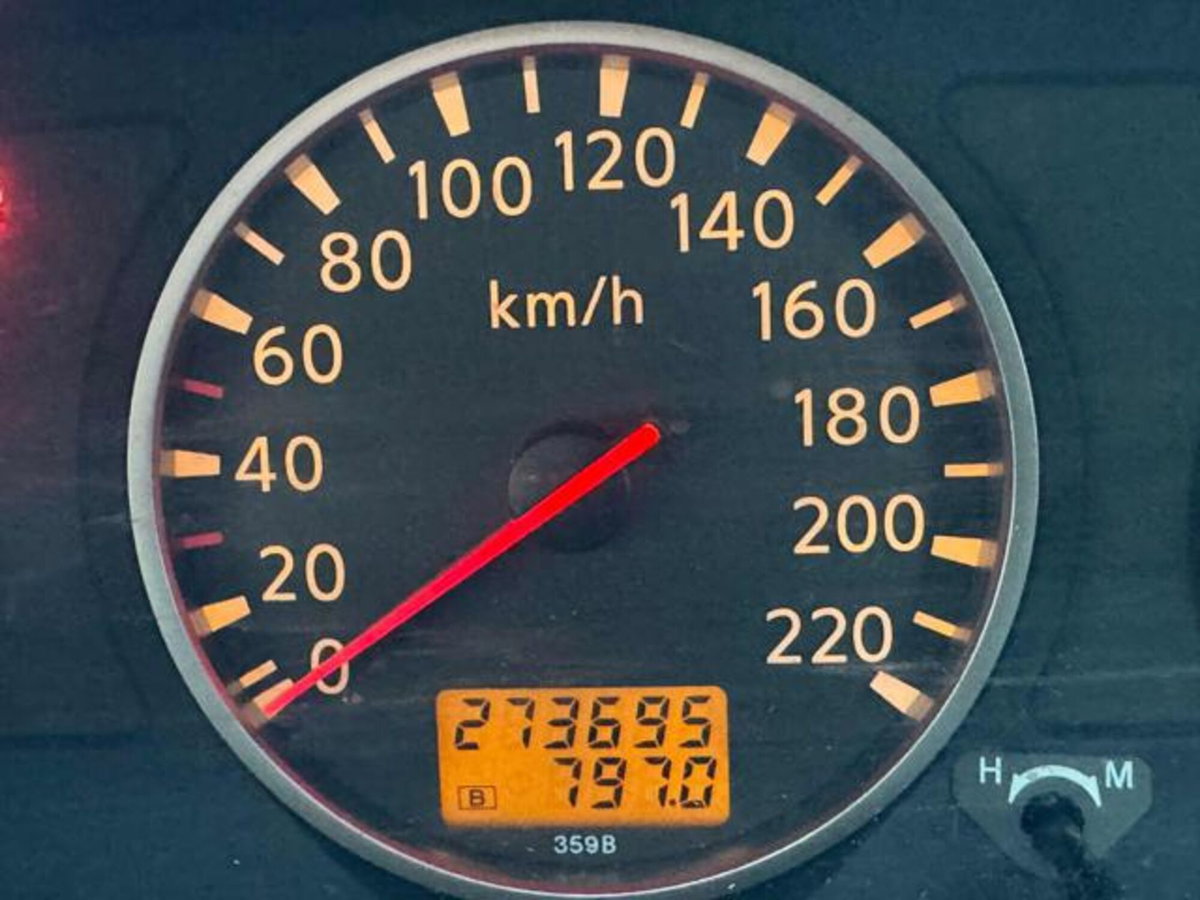Nissan X-Trail 2.2 dCi Elegance (8)