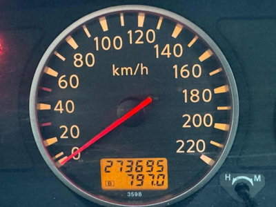 Nissan X-Trail 2.2 dCi Elegance (8)