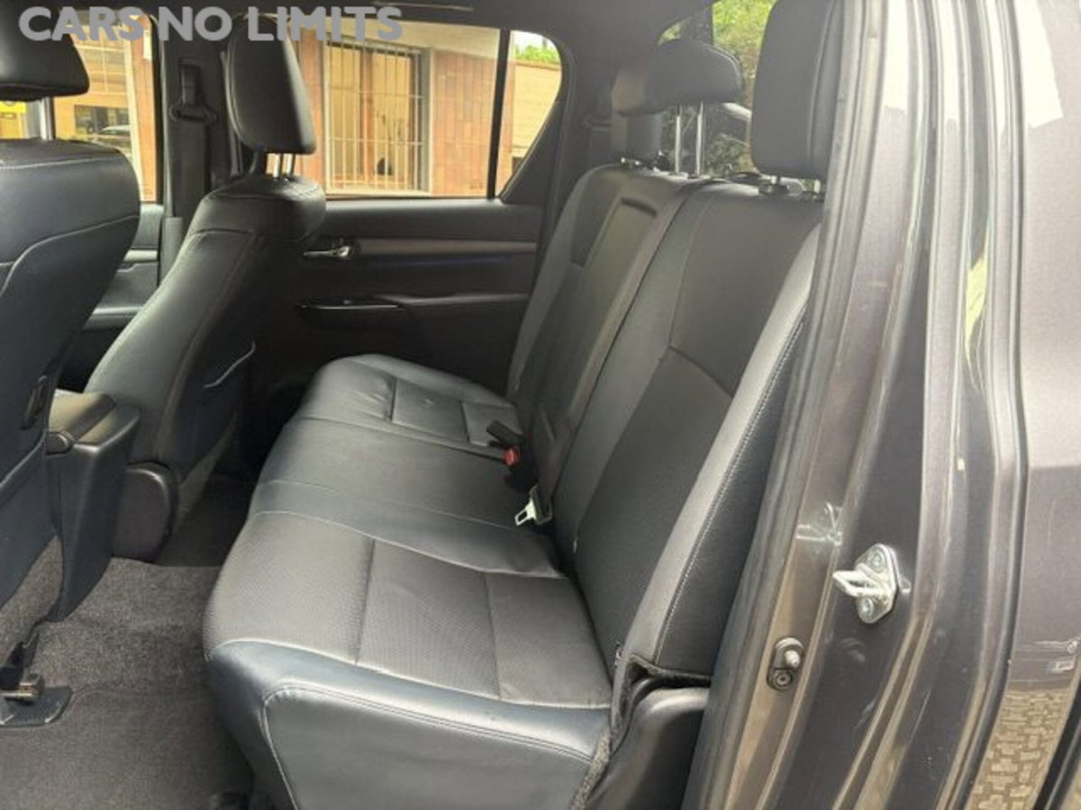 Toyota Hilux 2.D-4D A/T 4WD porte Double Cab Invincible (12)