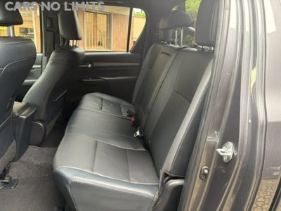 Toyota Hilux 2.D-4D A/T 4WD porte Double Cab Invincible (12)