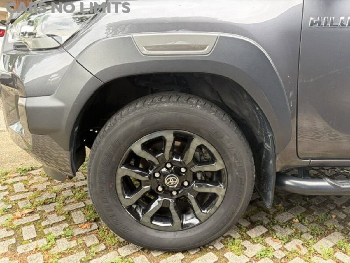 Toyota Hilux 2.D-4D A/T 4WD porte Double Cab Invincible (13)
