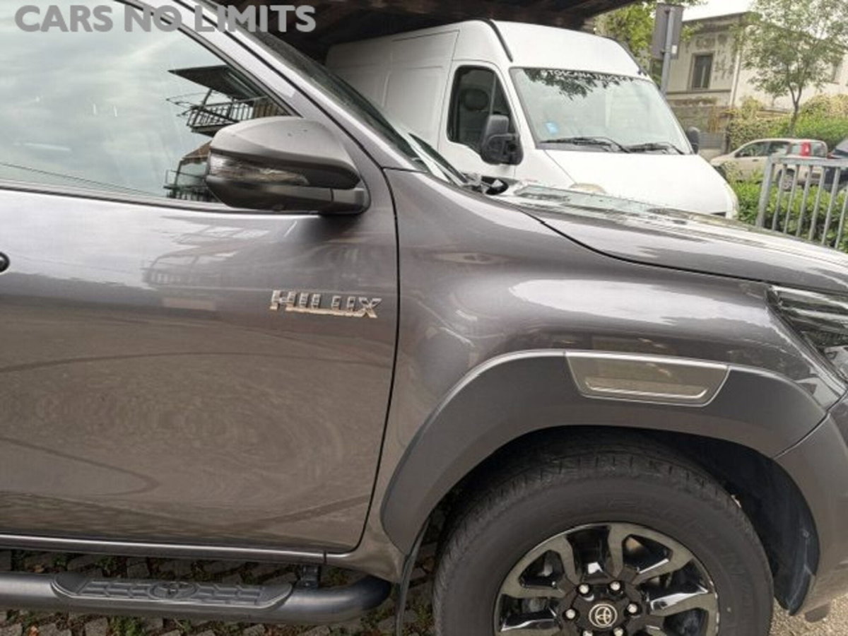 Toyota Hilux 2.D-4D A/T 4WD porte Double Cab Invincible (15)