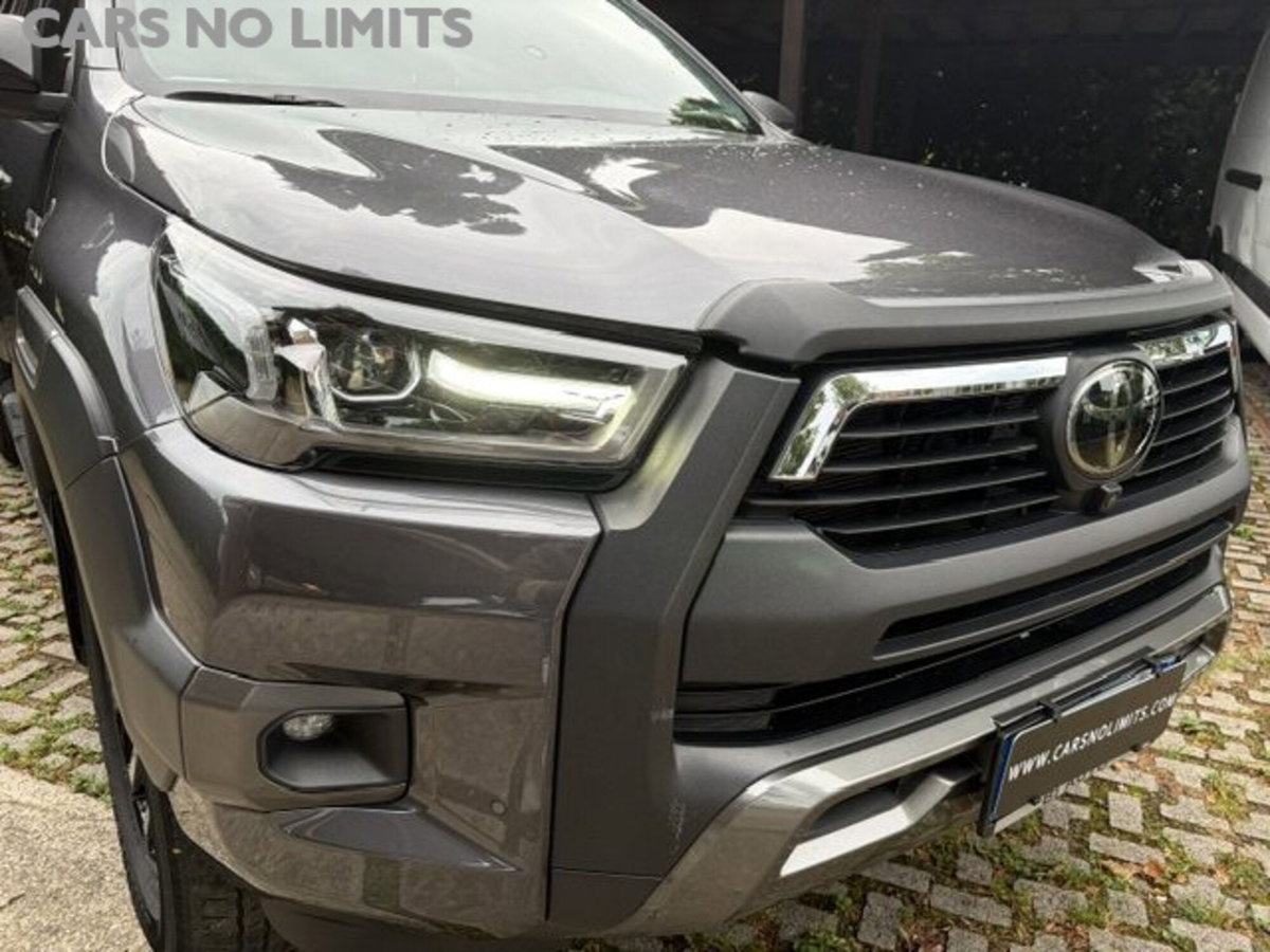 Toyota Hilux 2.D-4D A/T 4WD porte Double Cab Invincible (17)