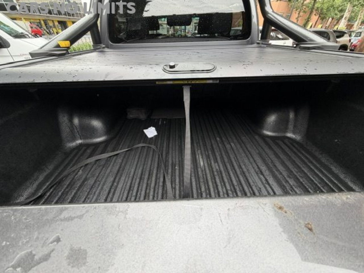 Toyota Hilux 2.D-4D A/T 4WD porte Double Cab Invincible (18)
