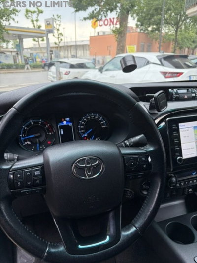 Toyota Hilux 2.D-4D A/T 4WD porte Double Cab Invincible (9)