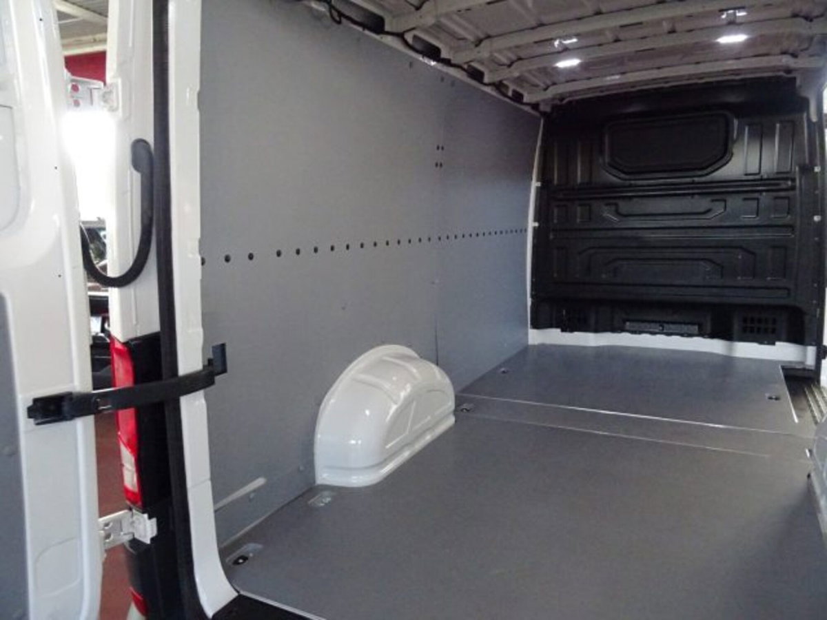 Volkswagen Veicoli Commerciali Crafter Furgone 30 2.0 TDI 140CV PM-TM Furgone Business (13)