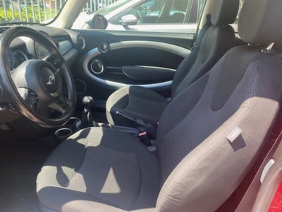 MINI Mini 1.6 16V Cooper D (4)
