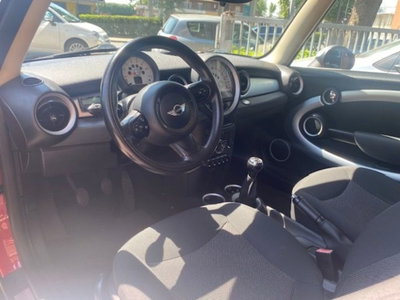 MINI Mini 1.6 16V Cooper D (5)