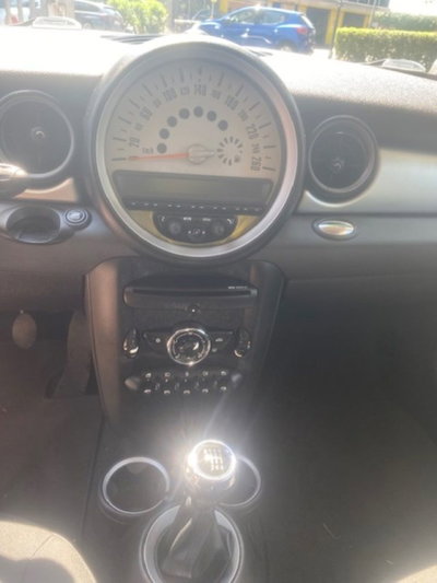 MINI Mini 1.6 16V Cooper D (7)
