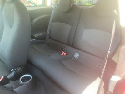 MINI Mini 1.6 16V Cooper D (9)