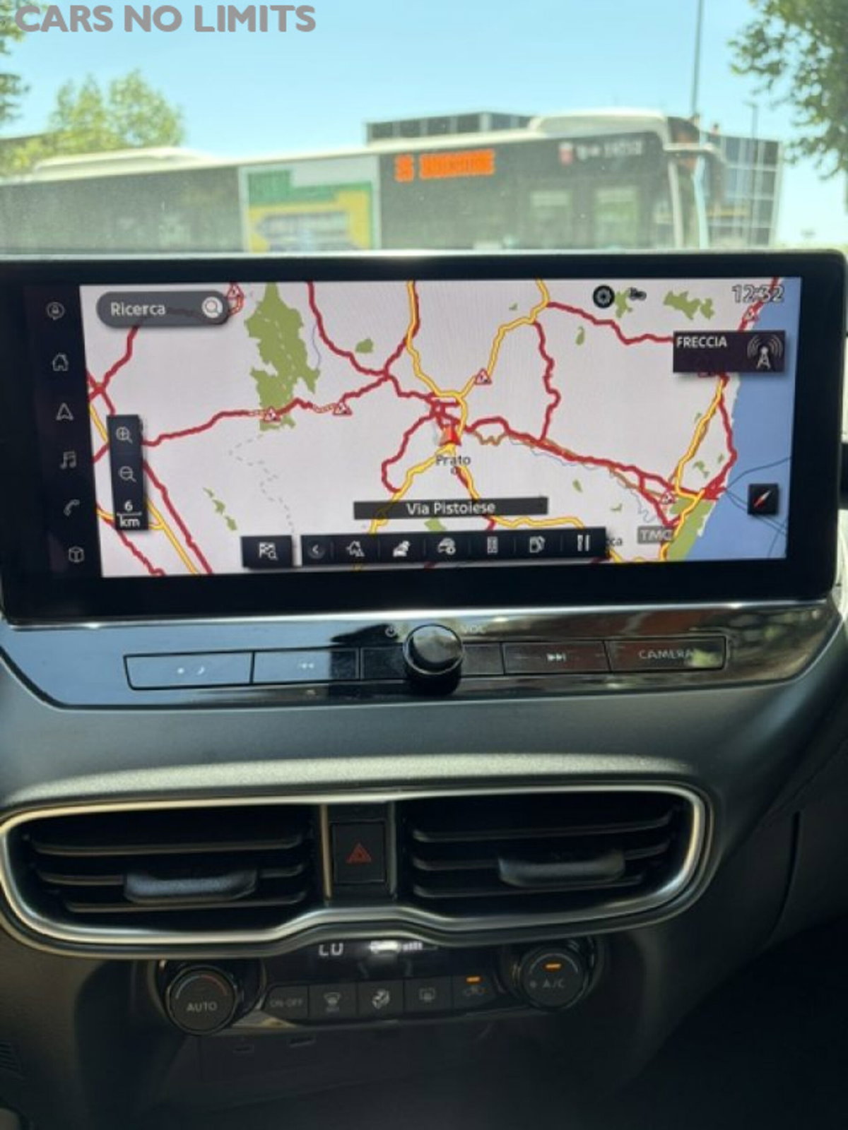 Nissan Juke 1.0 dig-t N-Connecta 114cv (18)