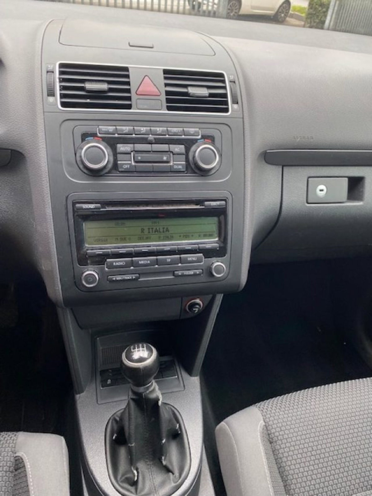 Volkswagen Touran 1.6 TDI Trendline (4)