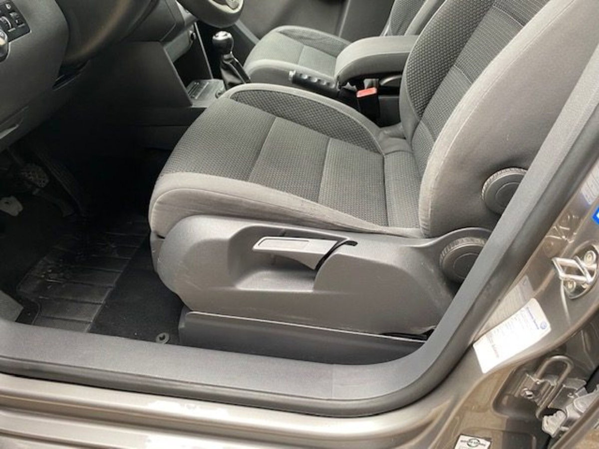 Volkswagen Touran 1.6 TDI Trendline (6)