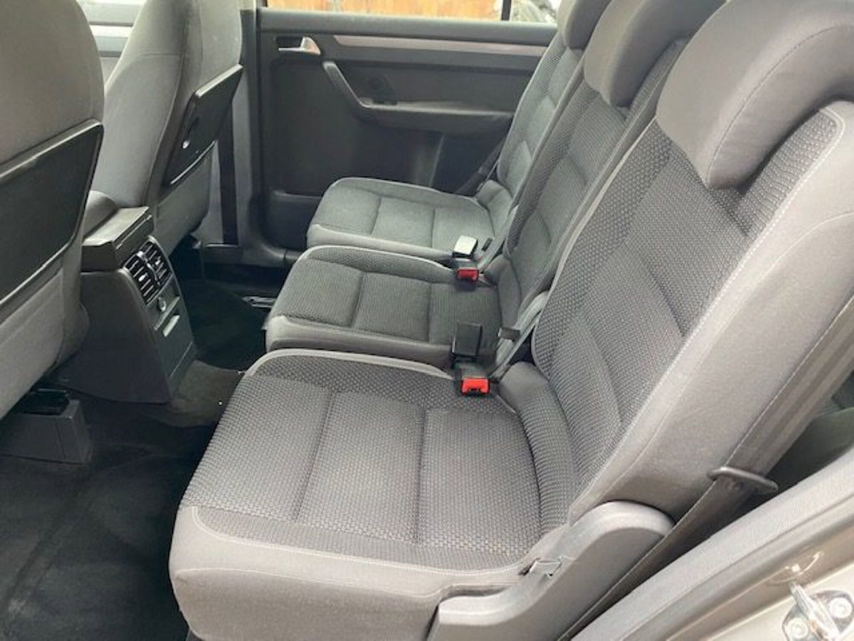 Volkswagen Touran 1.6 TDI Trendline (7)