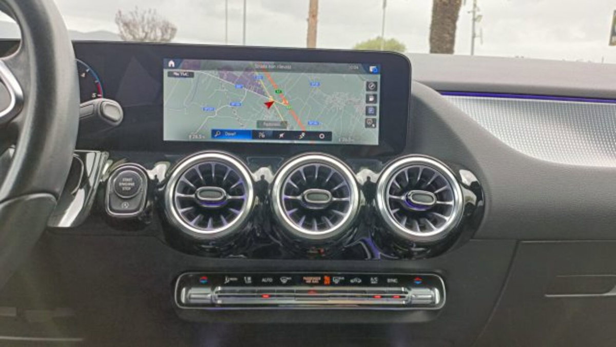 Mercedes-Benz GLA SUV 200 d Automatic Sport Plus (15)