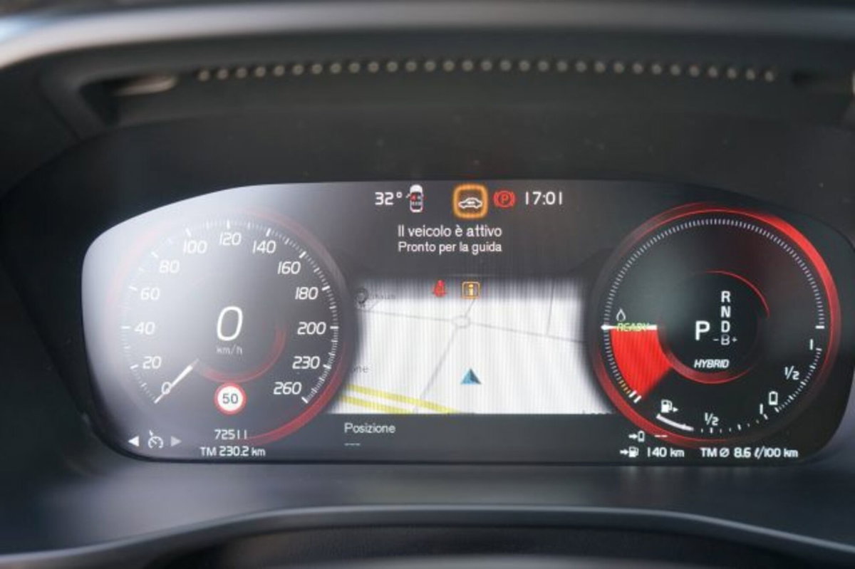 Volvo XC40 T5 Recharge Plug-in Hybrid automatico Core (13)