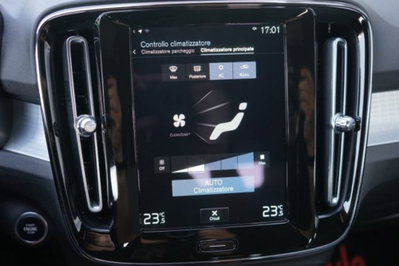 Volvo XC40 T5 Recharge Plug-in Hybrid automatico Core (9)