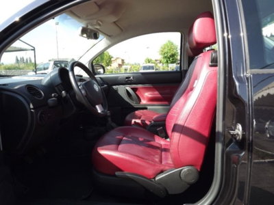 Volkswagen New Beetle 1.6 (11)
