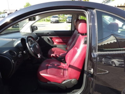 Volkswagen New Beetle 1.6 (12)