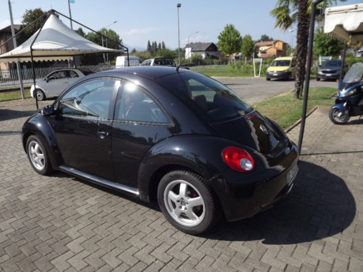 Volkswagen New Beetle 1.6 (4)