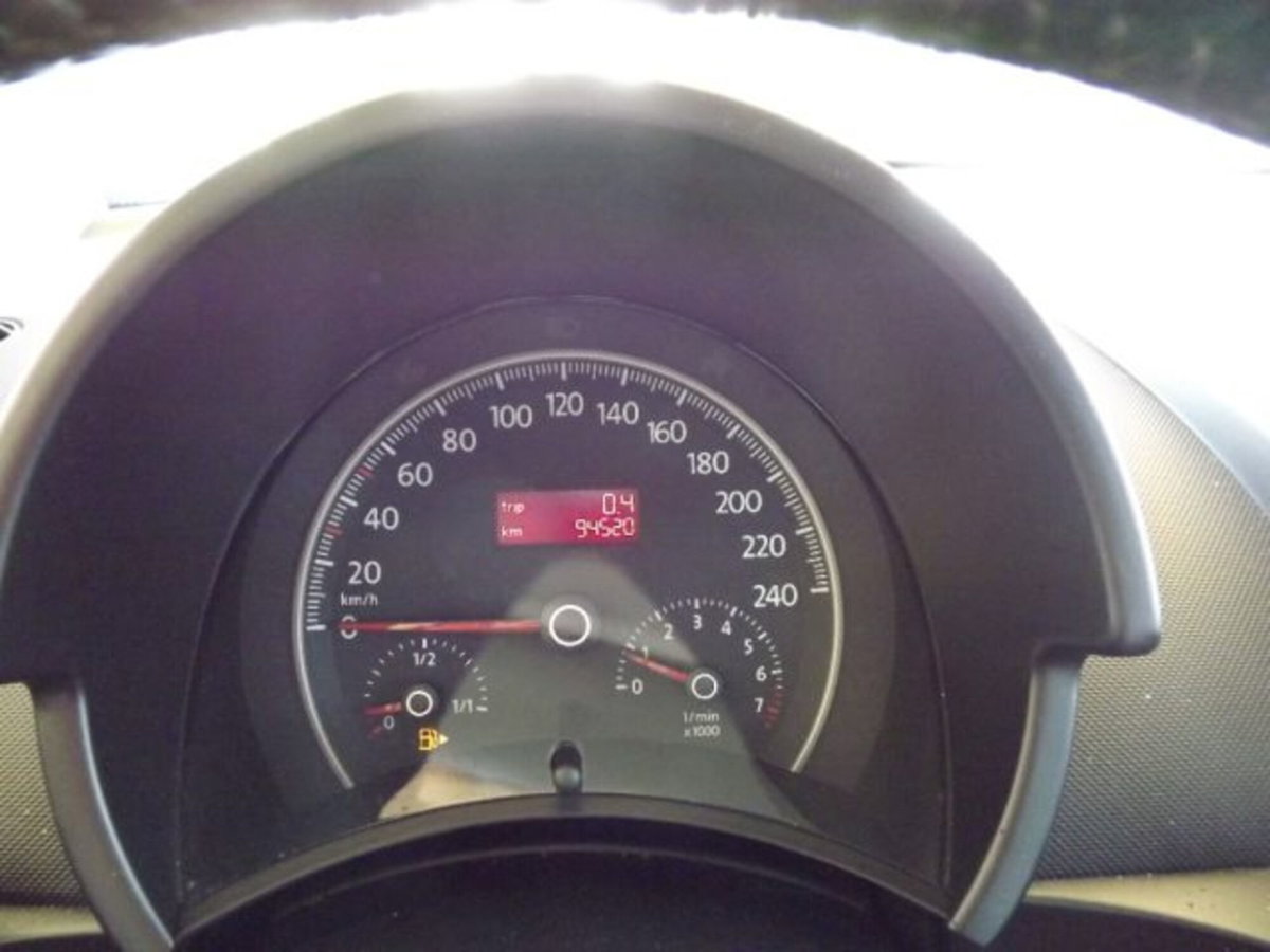 Volkswagen New Beetle 1.6 (9)