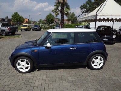 MINI Mini 1.6 16V Cooper (3)