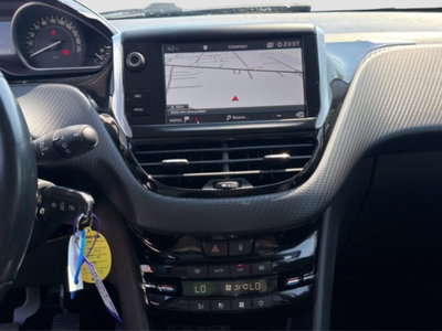 Peugeot 2008 120 S&S Allure (17)