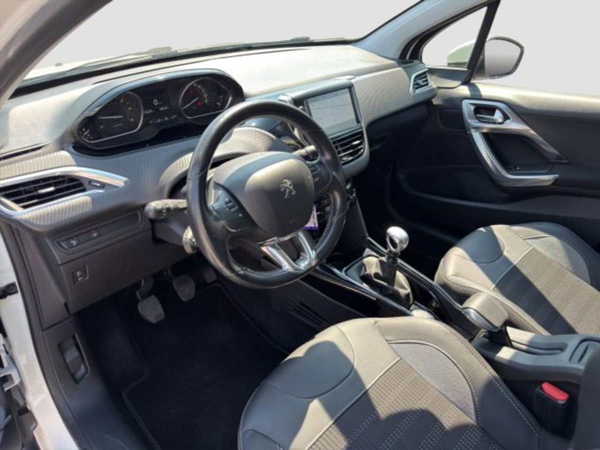 Peugeot 2008 120 S&S Allure (9)