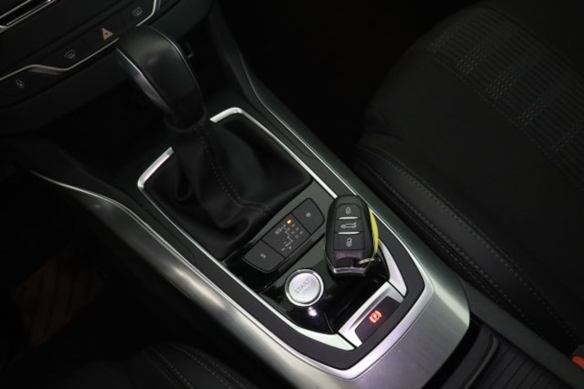 Peugeot 308 BlueHDi 120 S&S EAT6 Allure (11)