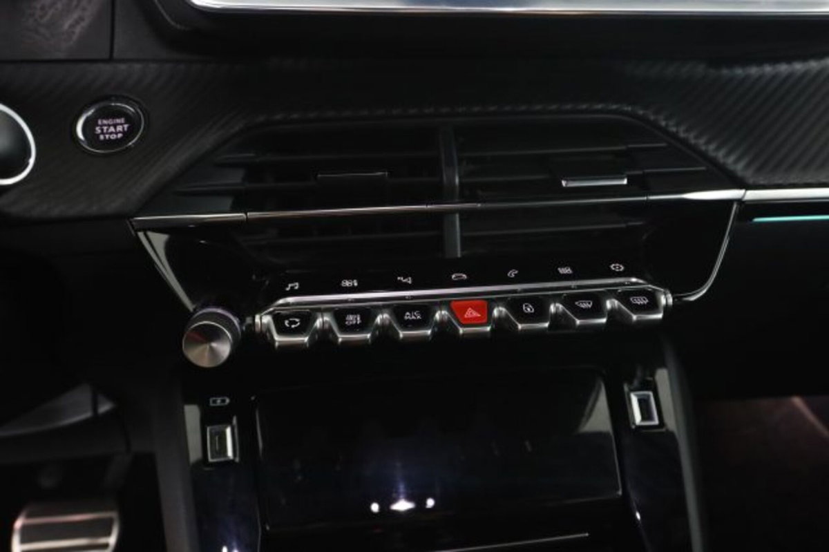 Peugeot 208 PureTech 130 Stop&Start EAT8 5 porte GT Line (13)
