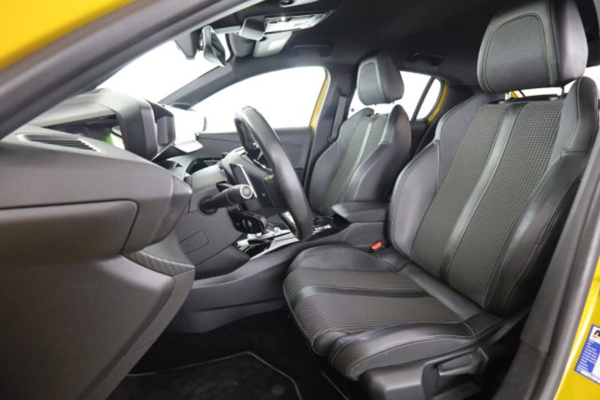 Peugeot 208 PureTech 130 Stop&Start EAT8 5 porte GT Line (2)