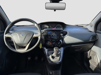 Lancia Ypsilon 1.0 FireFly 5 porte S&S Hybrid Silver Plus (12)
