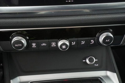 Audi Q3 Sportback 35 2.0 tdi Identity Black s-tronic (12)