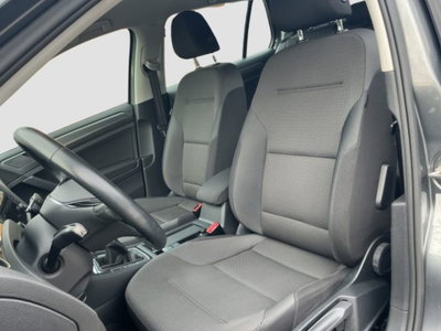 Volkswagen Golf 1.0 TSI 110 CV 5p. Business BlueMotion Technology (9)