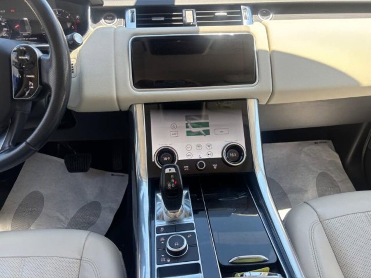 Land Rover Range Rover Sport 3.0D l6 249 CV HSE Dynamic Stealth (11)