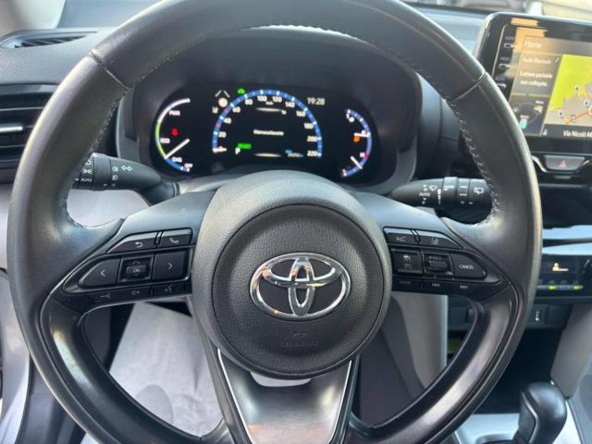 Toyota Yaris Cross 1.5h GR Sport Black Sky fwd 116cv e-cvt (13)