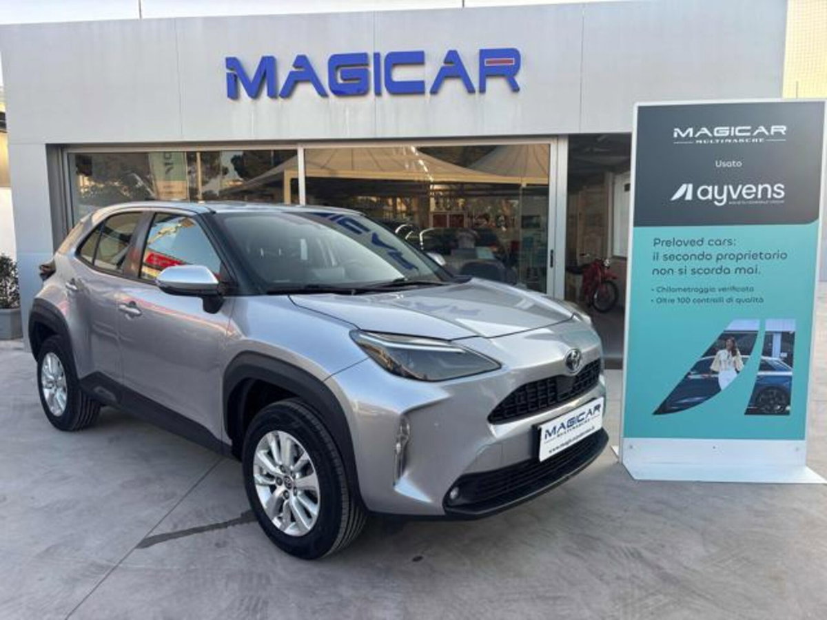 Toyota Yaris Cross 1.5h GR Sport Black Sky fwd 116cv e-cvt (2)