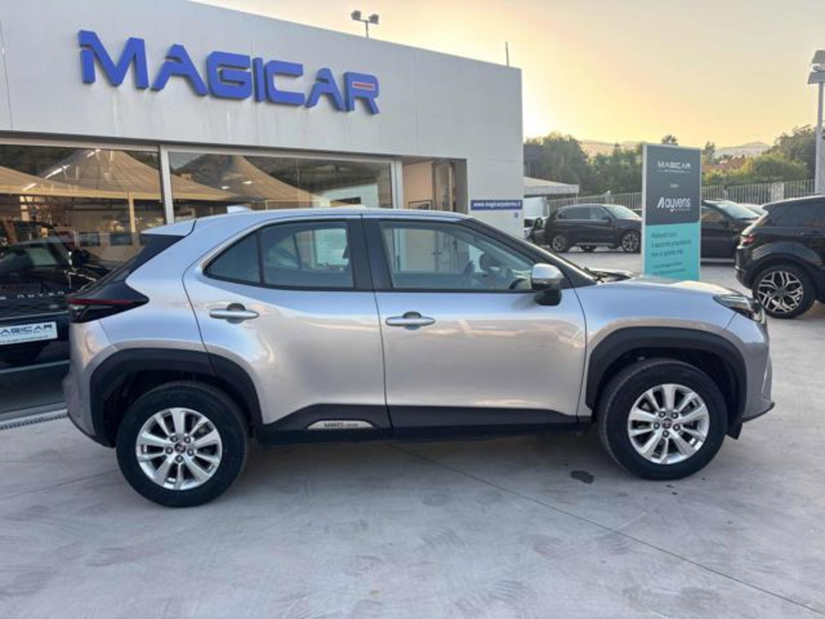 Toyota Yaris Cross 1.5h GR Sport Black Sky fwd 116cv e-cvt (5)