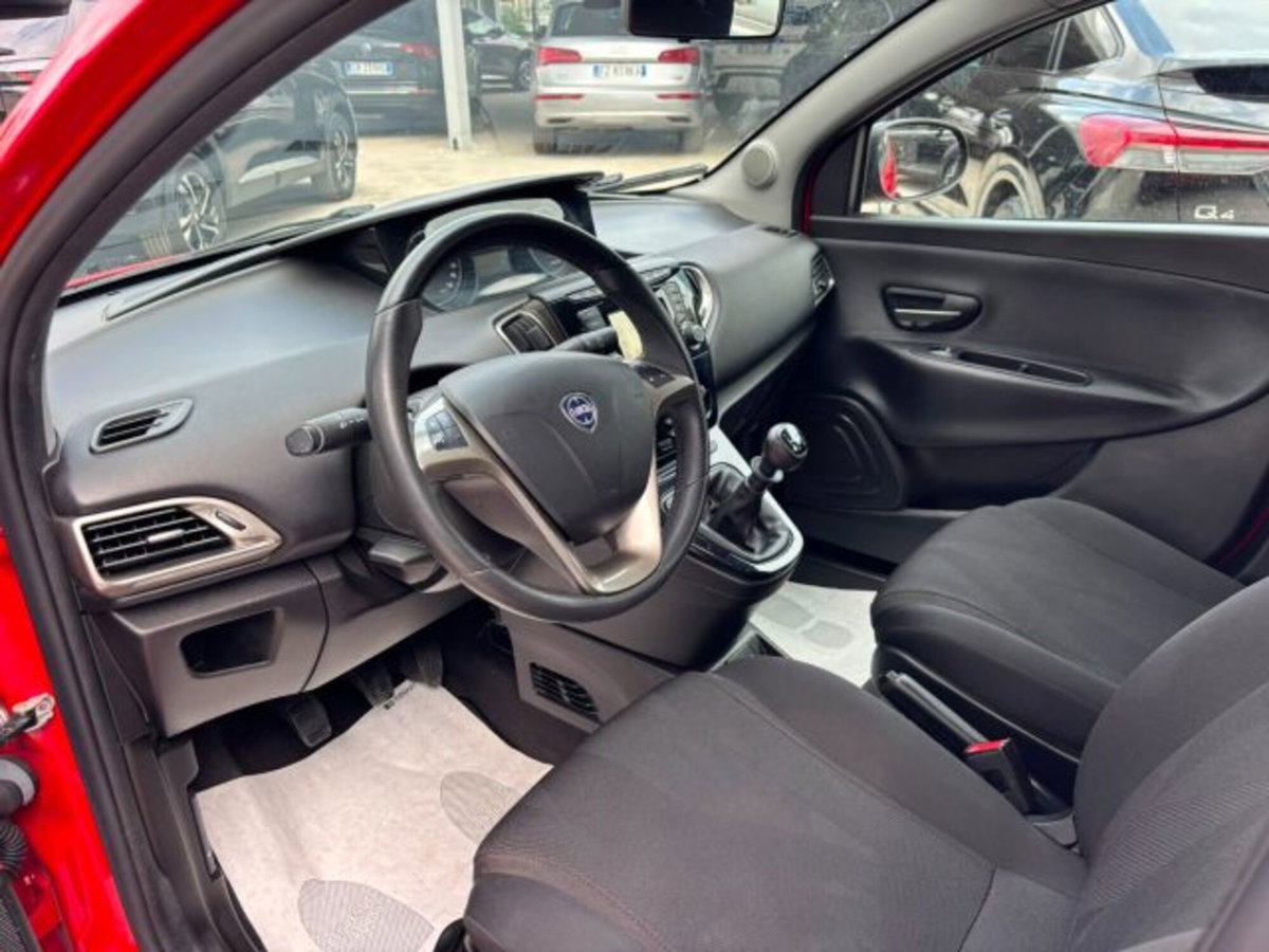 Lancia Ypsilon 1.2 69 CV 5 porte GPL Ecochic Gold (7)