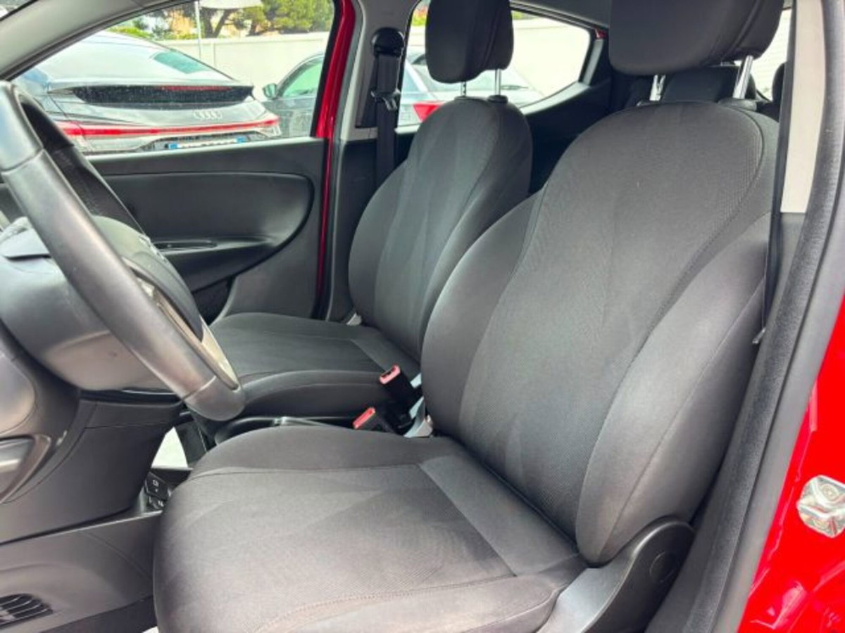 Lancia Ypsilon 1.2 69 CV 5 porte GPL Ecochic Gold (8)