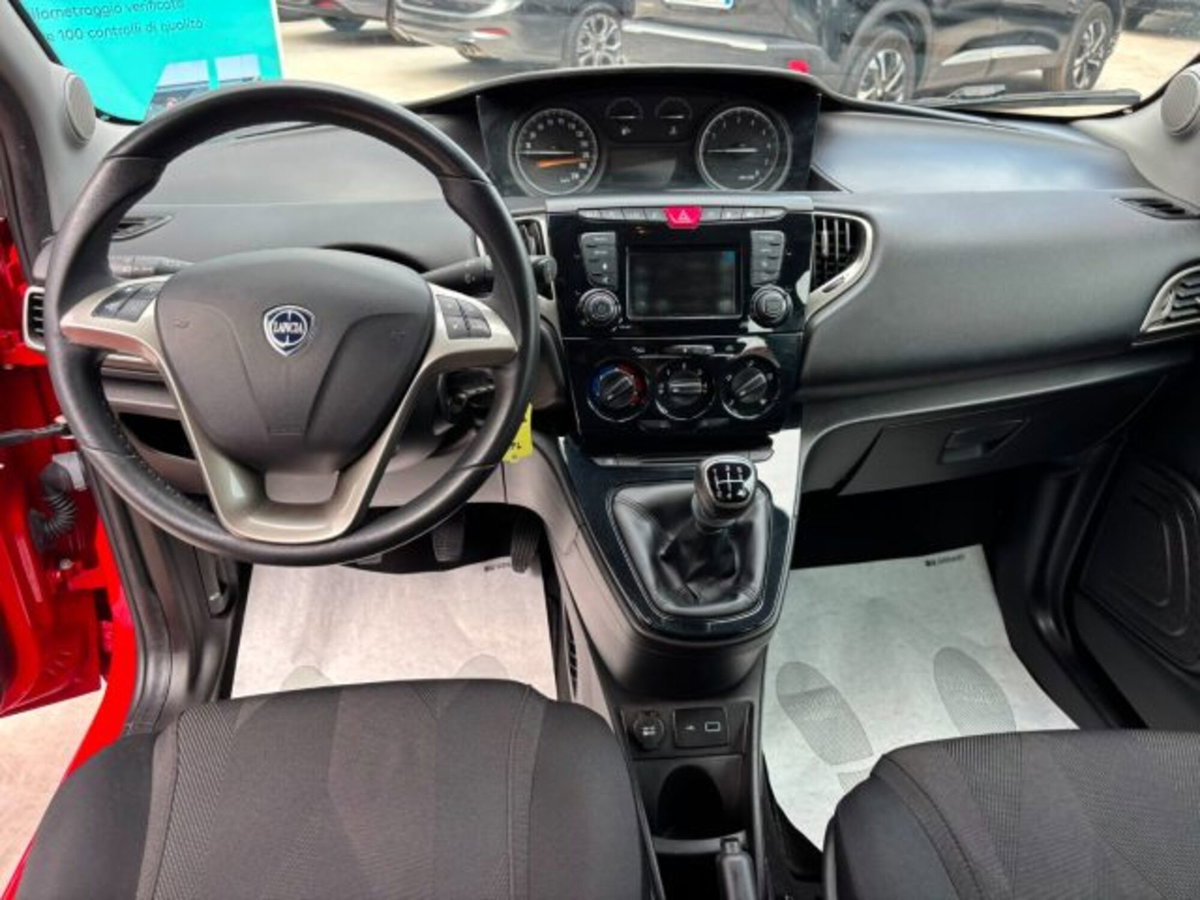 Lancia Ypsilon 1.2 69 CV 5 porte GPL Ecochic Gold (9)