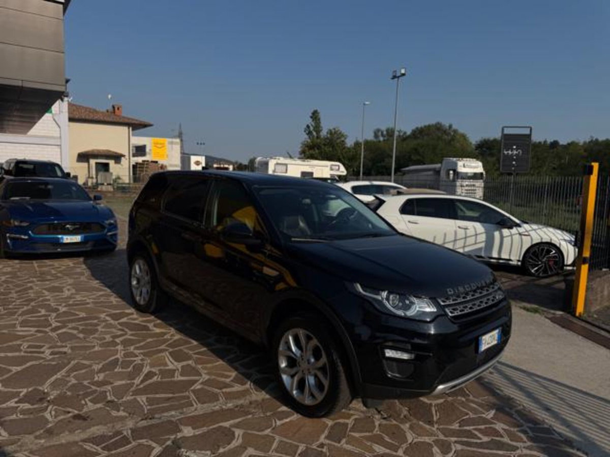 Land Rover Discovery Sport 2.0 TD4 180 CV HSE Luxury (3)