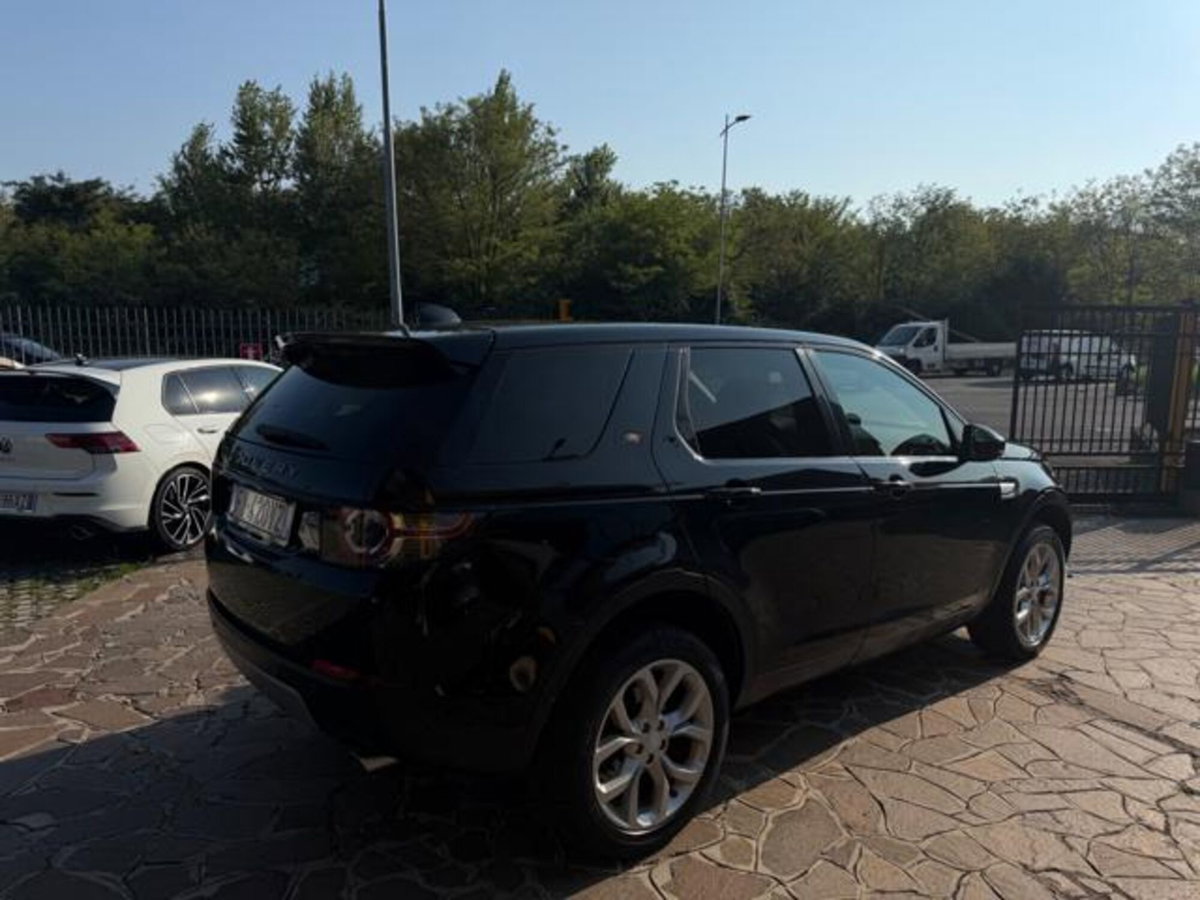 Land Rover Discovery Sport 2.0 TD4 180 CV HSE Luxury (5)
