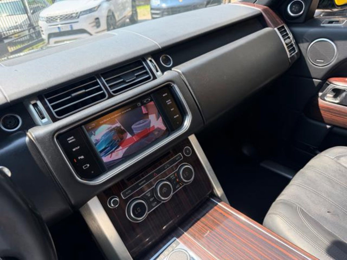 Land Rover Range Rover 3.0 TDV6 Autobiography (15)