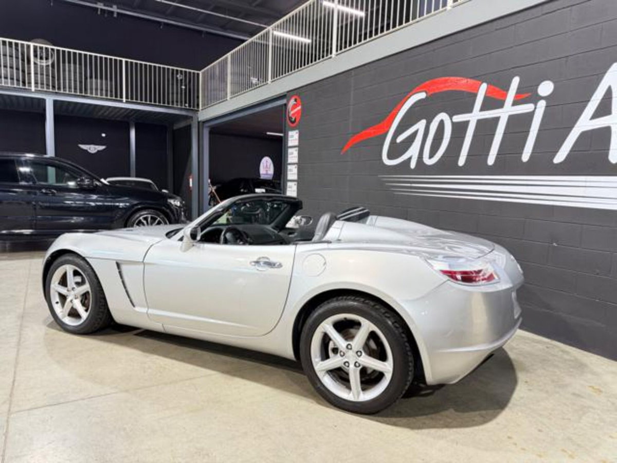 Opel GT 2.0 Turbo 16V (2)