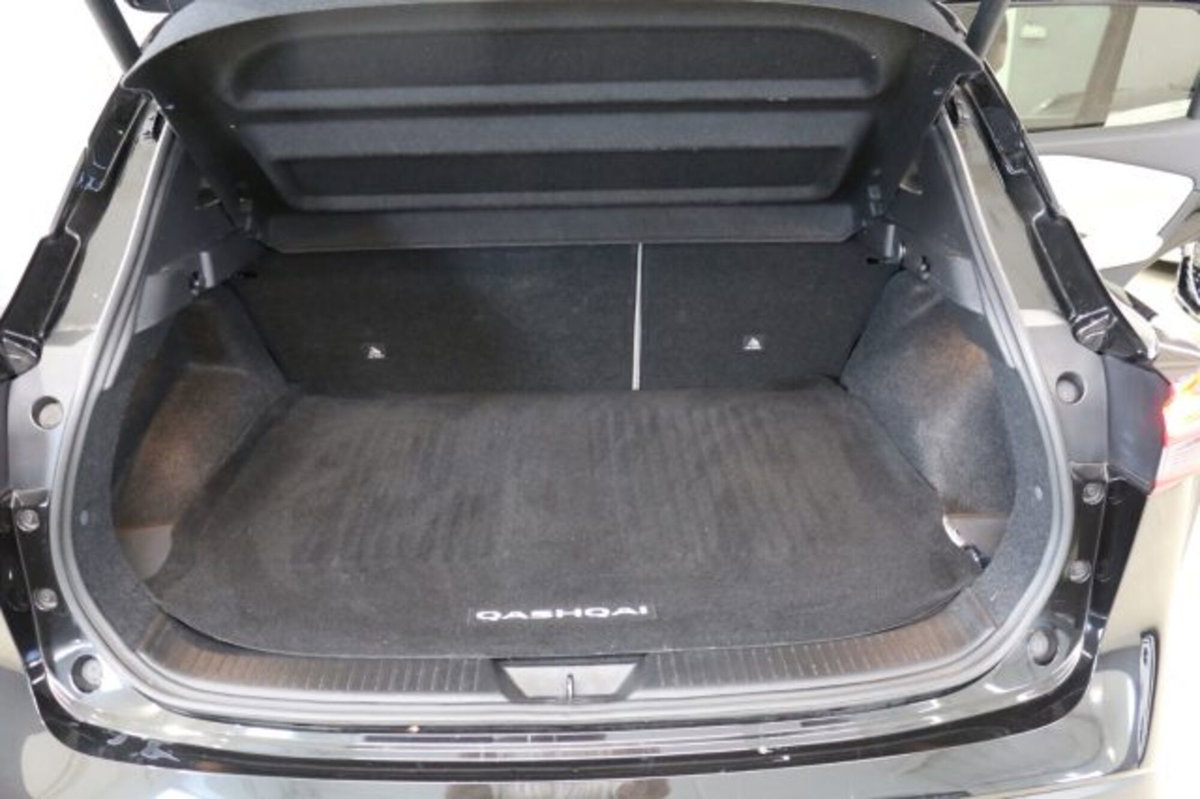 Nissan Qashqai 1.3 mhev Tekna 2wd 140cv (18)